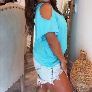Open shoulder short sleeve top, size 3X